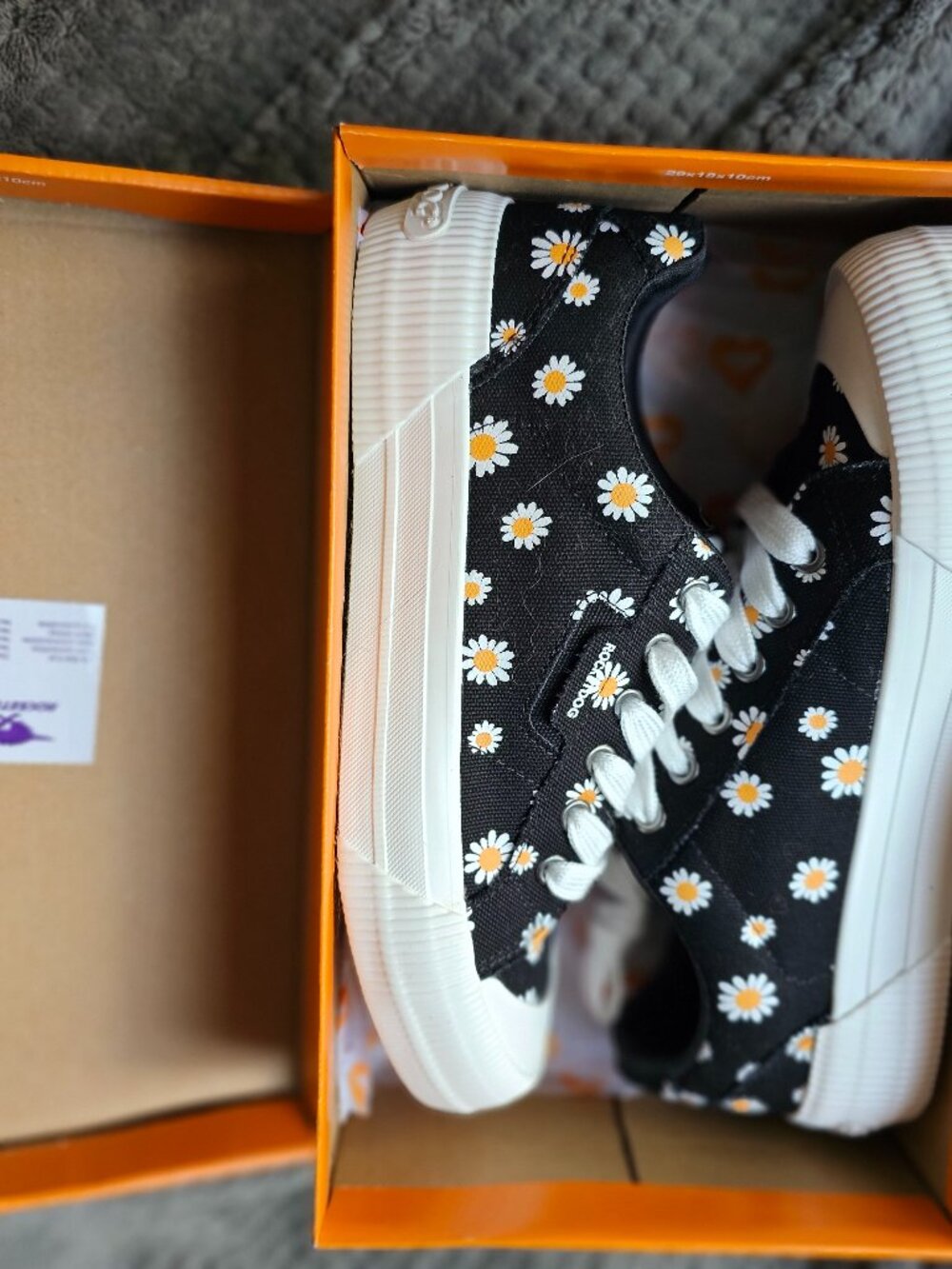 Cheery Dixie Daisy (Black)